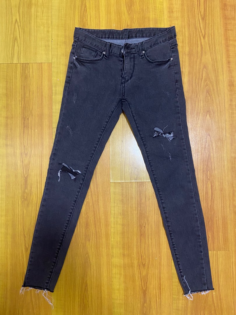 Chuu -5kg black fake ripped jeans, Women's Fashion, Bottoms, Jeans ...