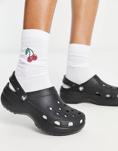 Crocs Platform White Black (Category: Wedges) located in Paranaque City. Submitted by kabuddy (Listing ID 1190316274, Image 3). Description: Onhand & Ready To Ship‼️ Platform White Platform Black *authentic *without ecobag Size: W5 W6 W7 W8 W9 .