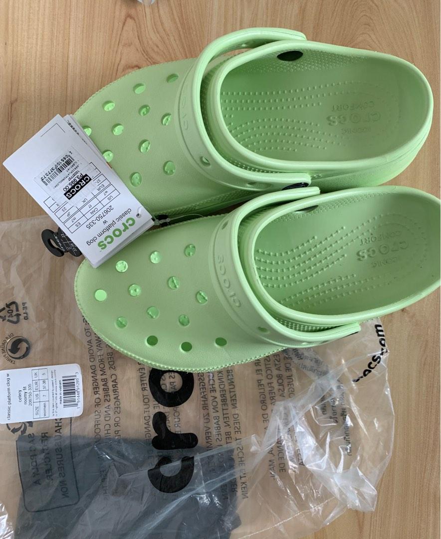 Crocs Platform Clogs in Celery, Women's Fashion, Footwear, Slippers and