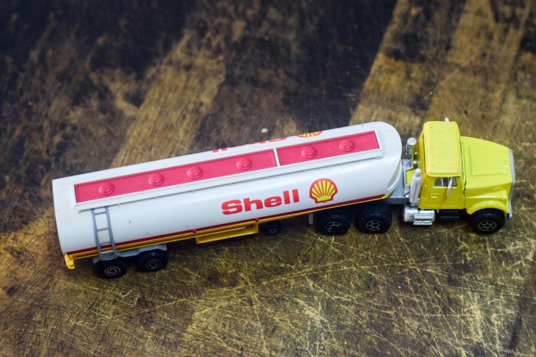 Majorette shell top tanker truck