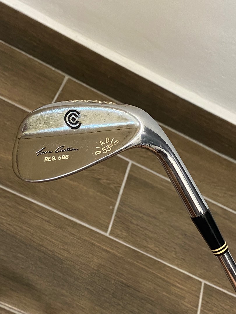 Golf wedge Cleveland Tour Action 588 (53 degree), Sports Equipment,  Sports  Games, Golf on Carousell