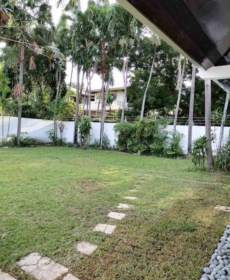 House and Lot for sale in San Lorenzo Village Makati City, Property