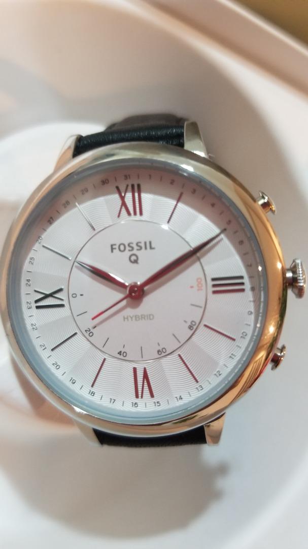 Hybrid smartwatch hotsell jacqueline luggage leather