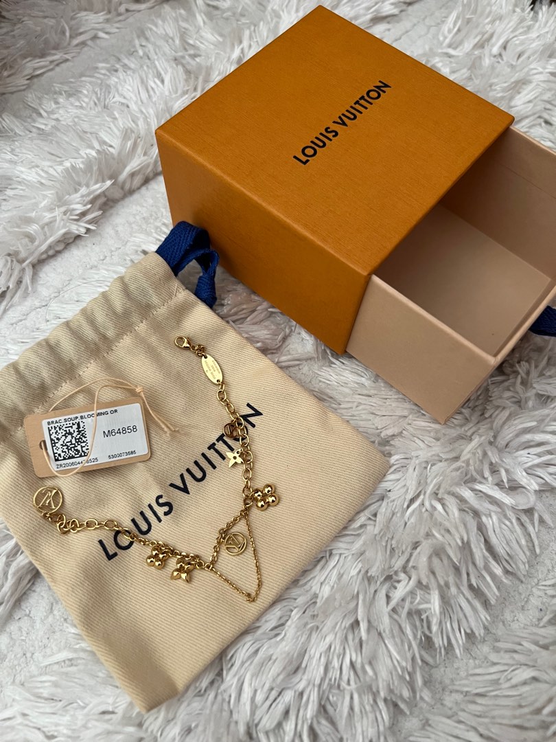 Louis Vuitton Blooming Supple Gold Tone Charm Necklace Louis
