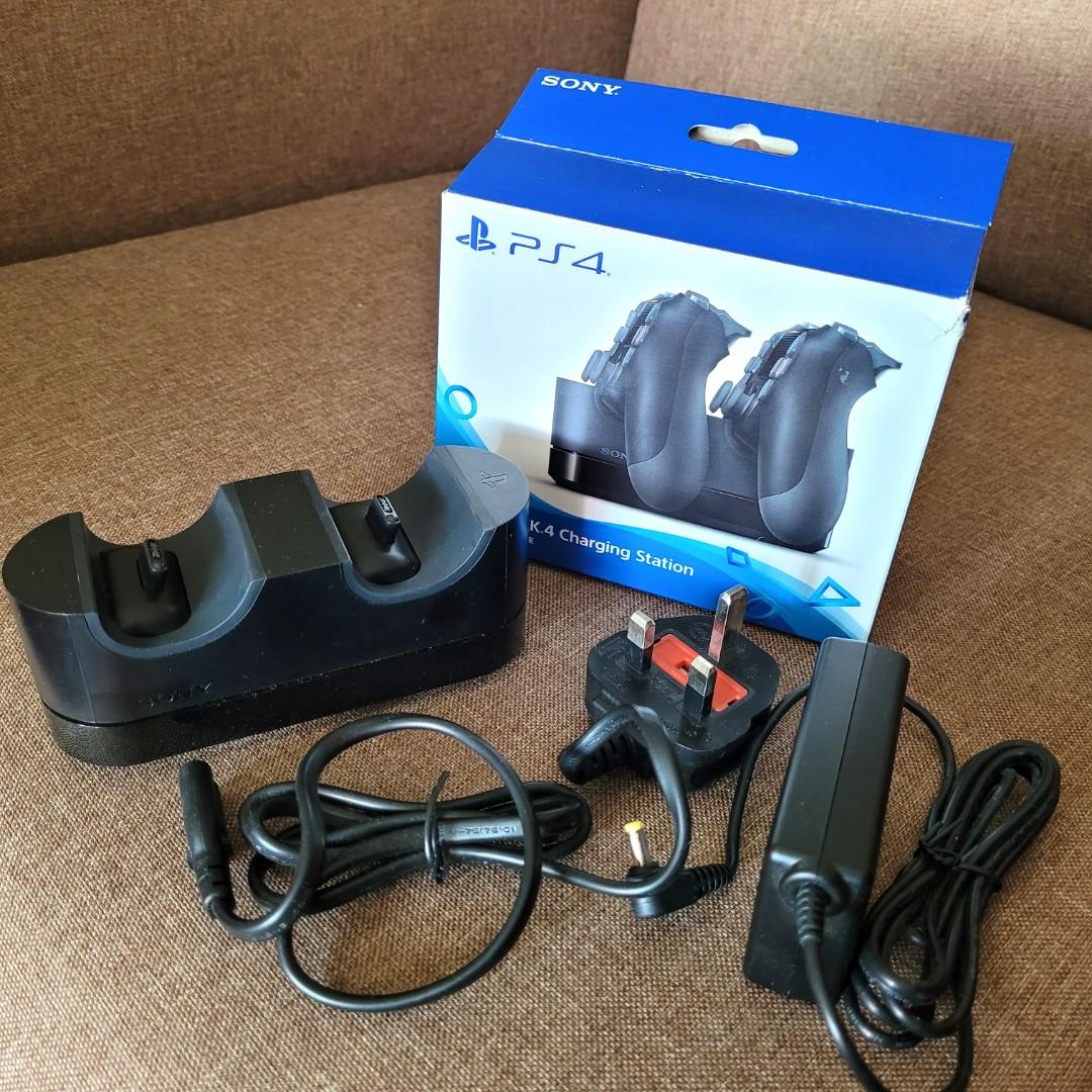 PS 4 Dualshock 4 Charging Station, Video Gaming, Gaming Accessories