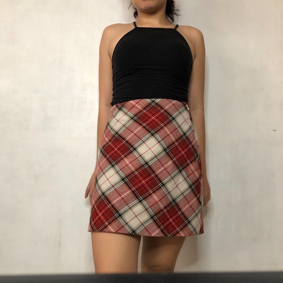 H&m black store plaid skirt