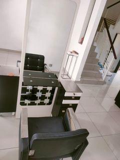 Salon chair, mirror and drawer set
