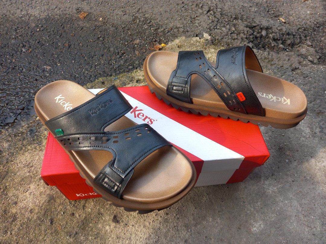 Sandal kickers original size 43 Fesyen Pria Sepatu Sandal di