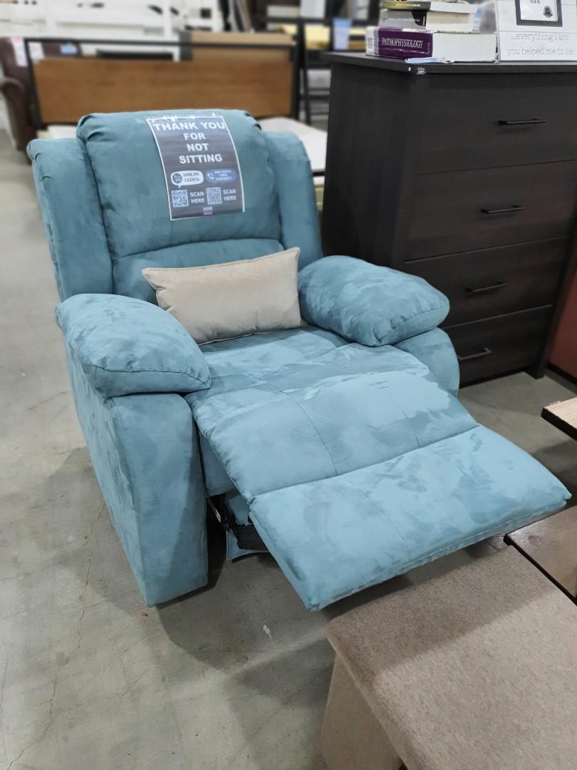 single manual recliner, Furniture & Home Living, Furniture, Chairs on