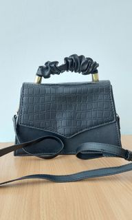 (Kategori: ) berada di . Dikirim oleh marshopp (ID iklan 1190323655, Gambar 1). Deskripsi: .