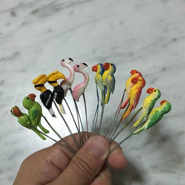 Terrarium figurines, Furniture & Home Living, Gardening, Pots