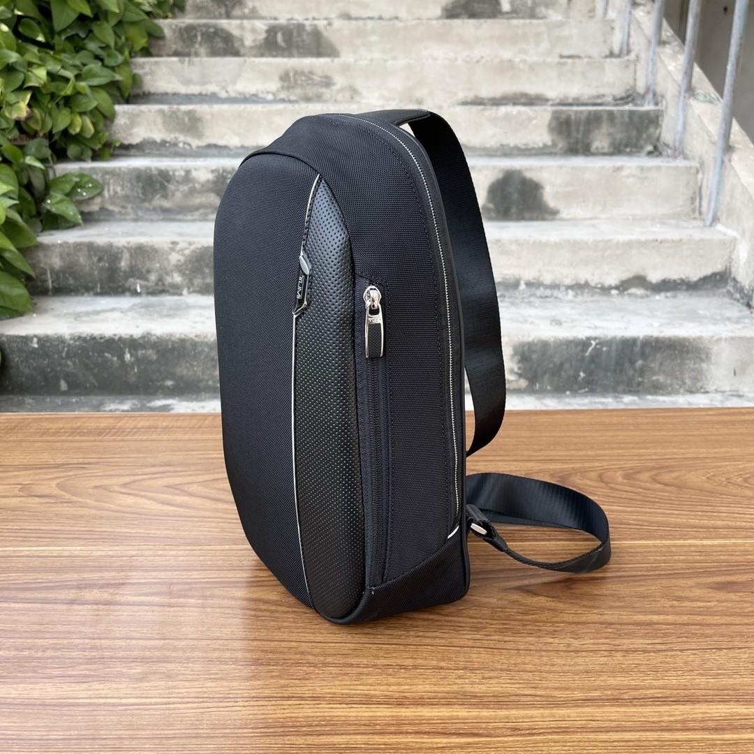 Tumi arrive sling deals