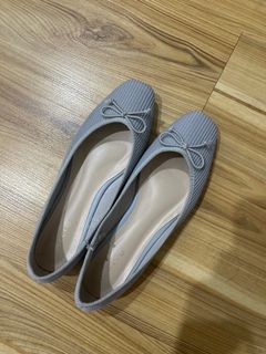 (Category: ) located in . Submitted by cherryboutiquee (Listing ID 1190450327, Image 1). Description: .