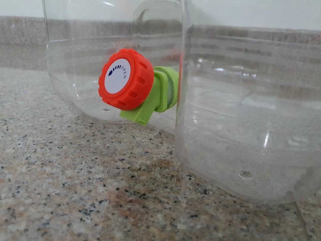 20L water storage container with hose attachment, tap & lid water