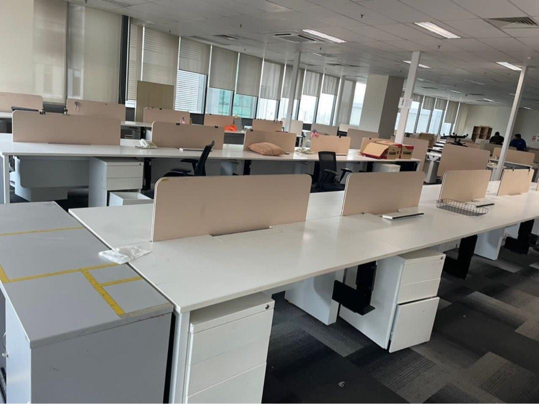 5ft Workstation With Plug Point Partition And Drawer, Furniture & Home