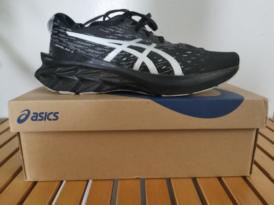 Asics Novablast 2, Men's Fashion, Footwear, Sneakers on Carousell