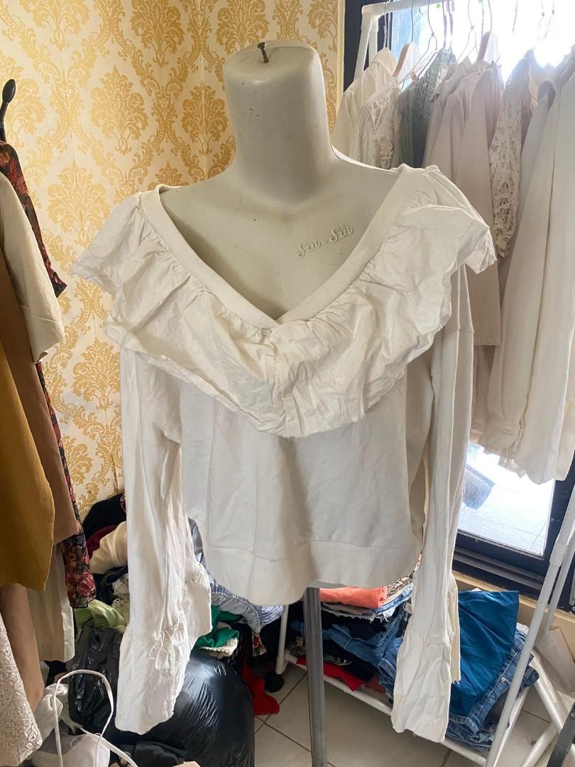 Baju anime ala2, Fesyen Wanita, Pakaian Wanita, Atasan di Carousell