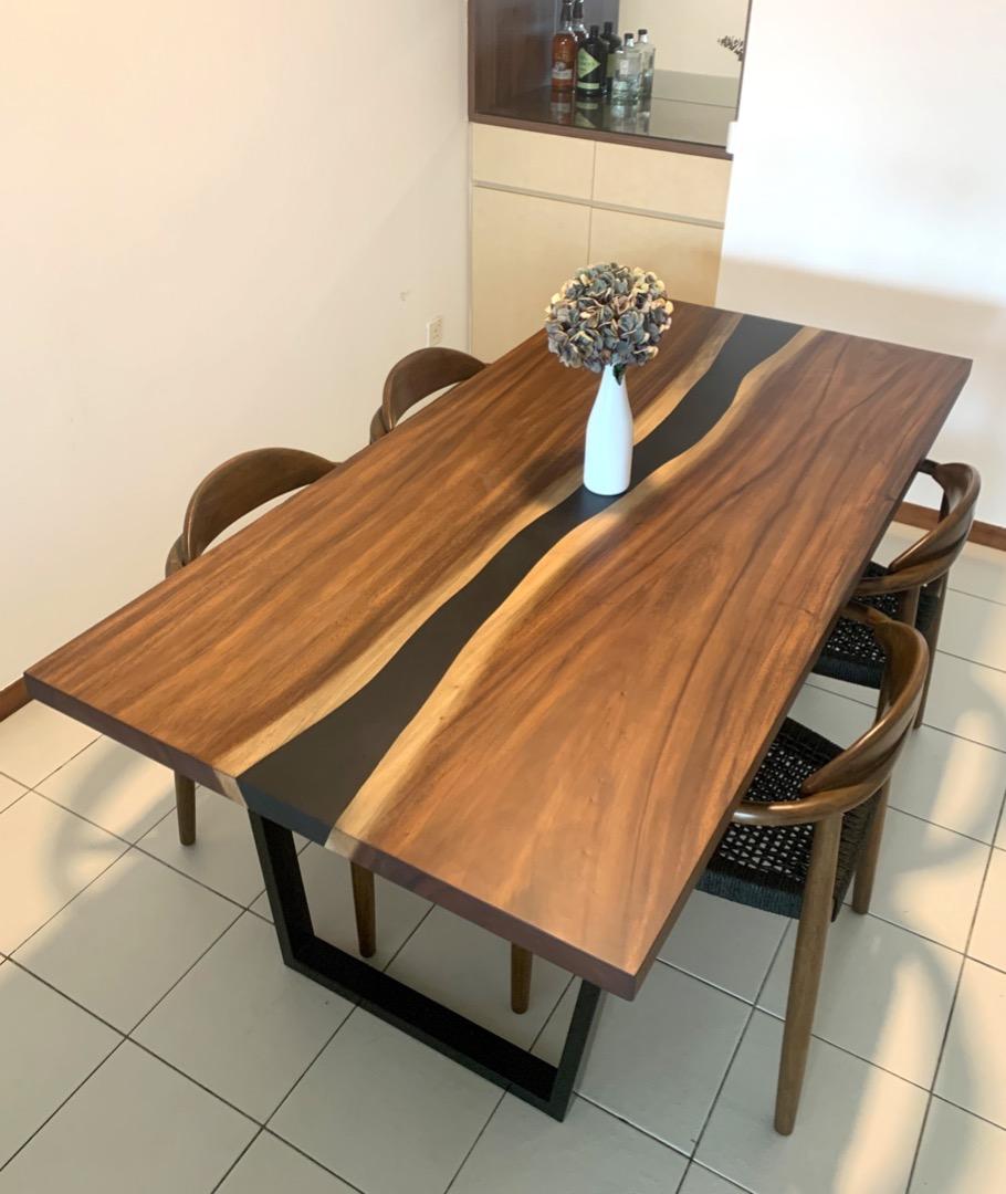 Cailen Mocha Live Edge Wood And Resin Dining Table 4 Javi chair with armrest