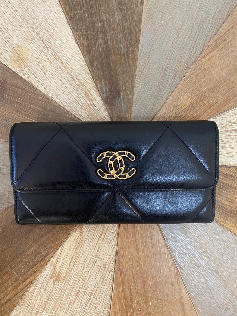 Chanel wallet, Women's Fashion, Bags & Wallets, Wallets & Card holders ...