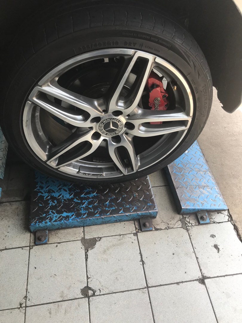 AMG original rims FREE new Brembo yellow / silver brake caliper dust