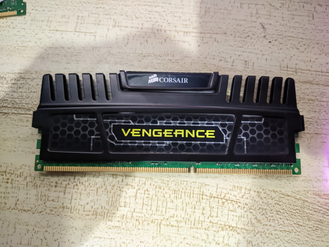 Corsair Vengeance 1x8GB Desktop RAM CMZ16GX3M2A1866C9 Computers