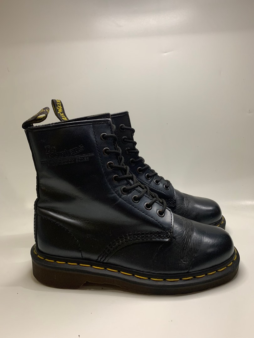 Dr Martens 1460, Fesyen Wanita, Sepatu di Carousell