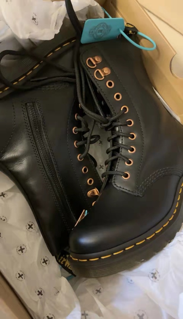 dr martens 1490 brown