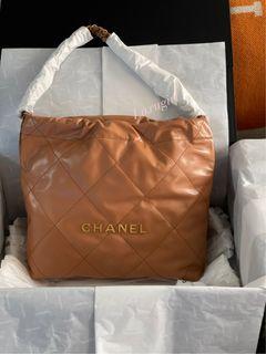 Good deal! Chanel 22 bag caramel small size