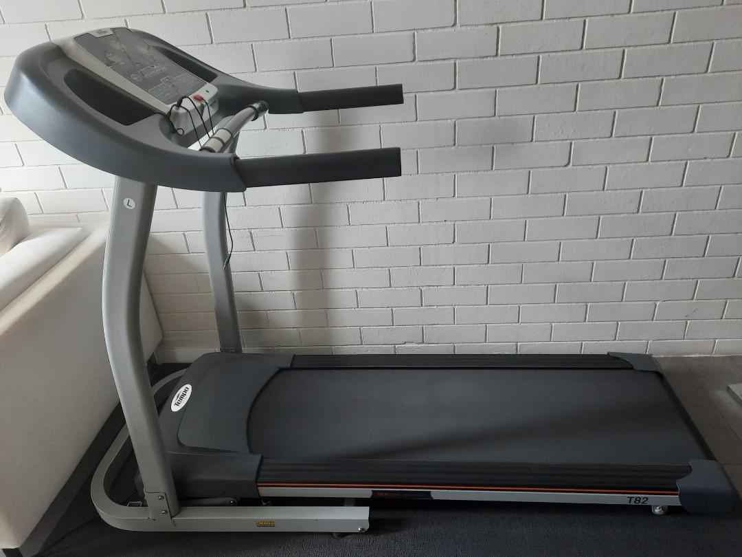 Johnson Fitness Tempo T82 Treadmill, Sports Equipment, Exercise