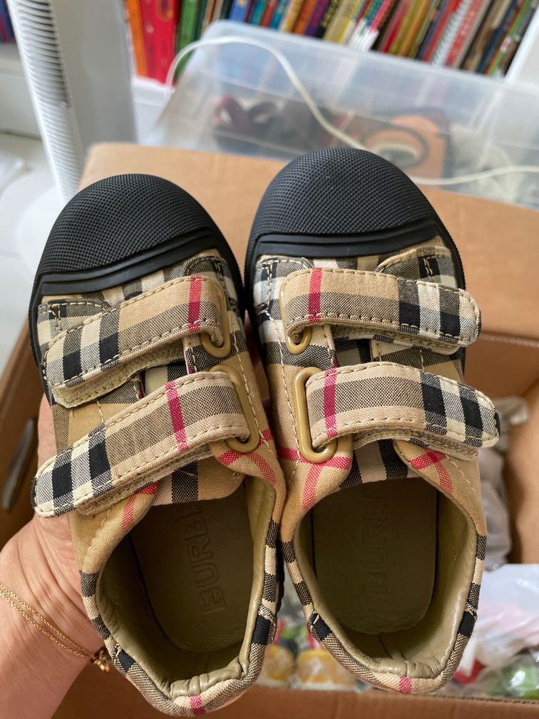 Burberry shoes deals size 14