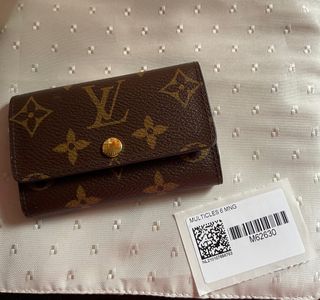 Authentic) Pre-loved Louis Vuitton 6-Key Holder Monogram Key Pouch, Women's  Fashion, Bags & Wallets, Wallets & Card Holders on Carousell
