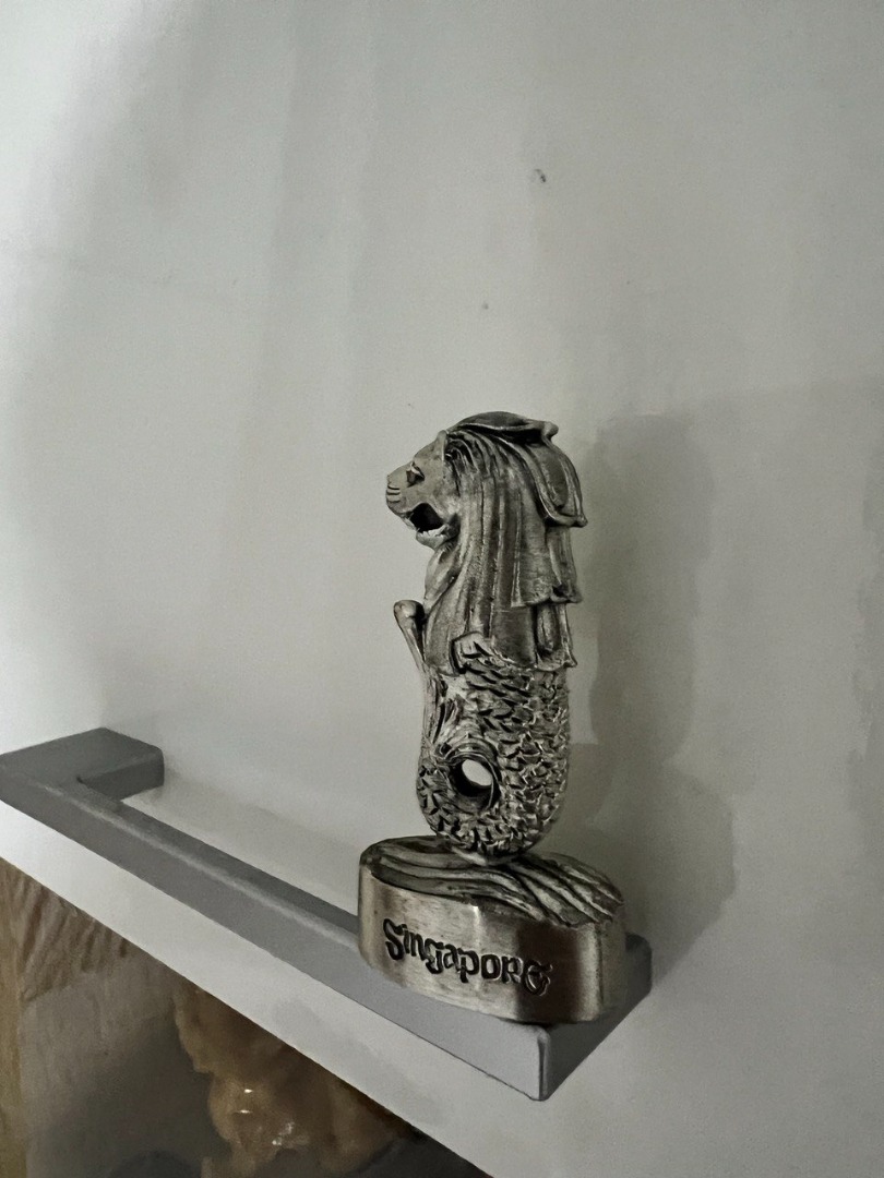 MerLion Selangor Pewter Paperweight Singapore/Figurine, Luxury, Accessories on Carousell