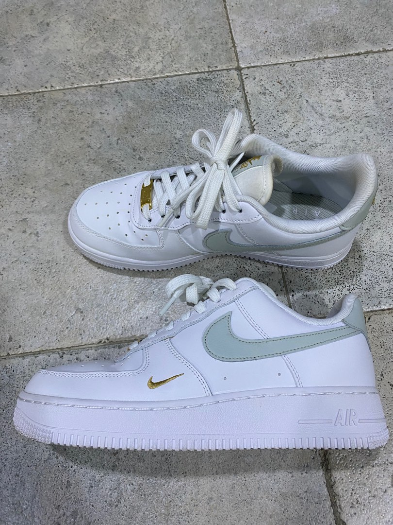 Nike air force sage green top