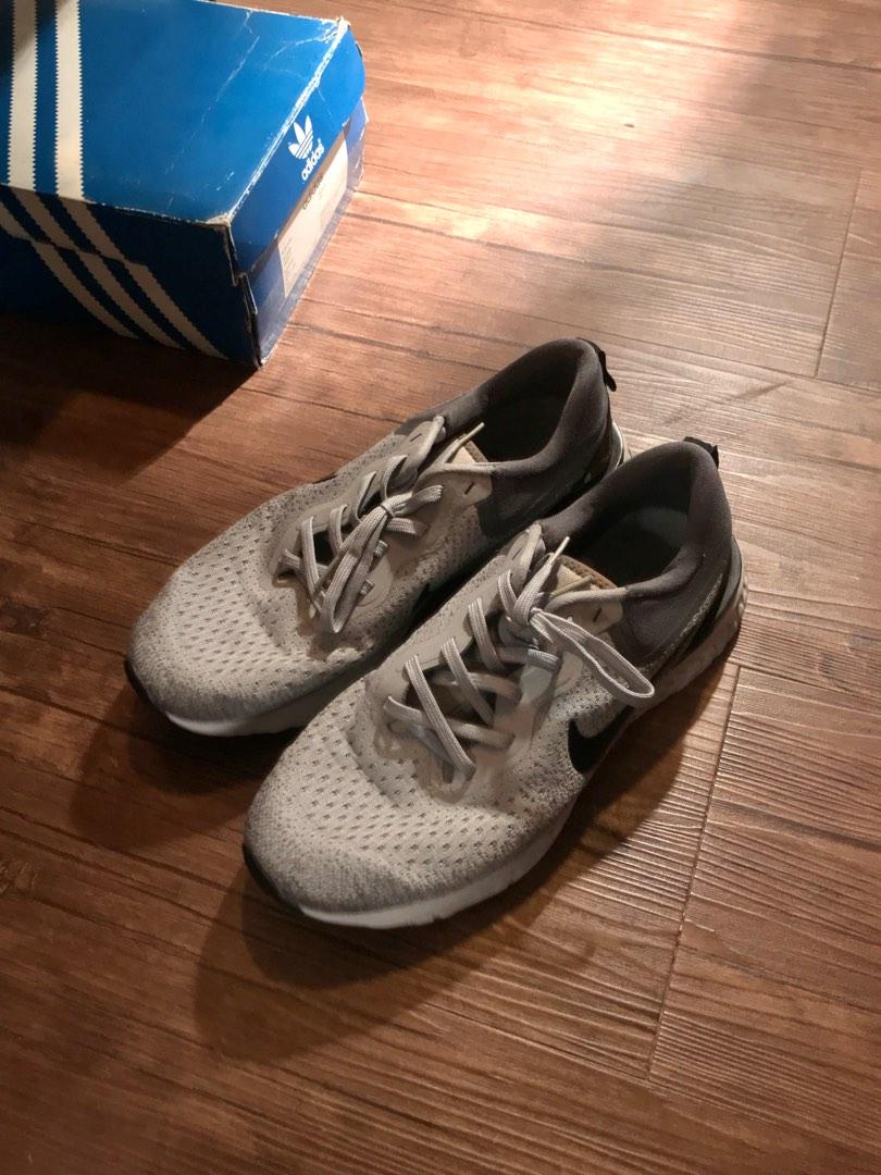 nike epic react grey