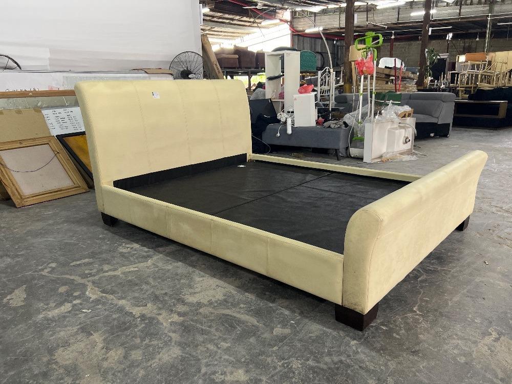 Offwhite Leather Queen Size Bed Frame / Rangka Katil Saiz Queen Kulit