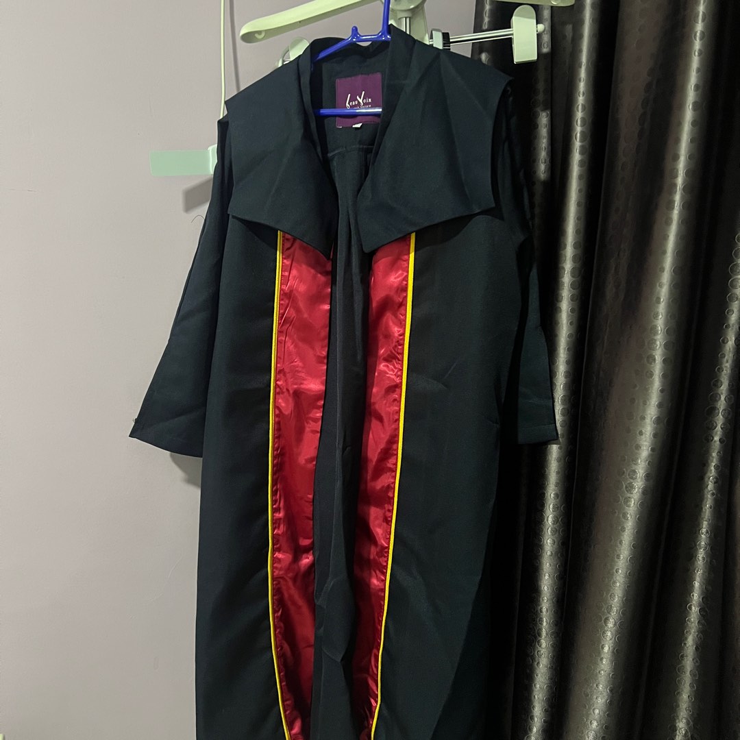 Temasek Polytechnic Graduation Gown, Women's Fashion, Dresses & Sets ...