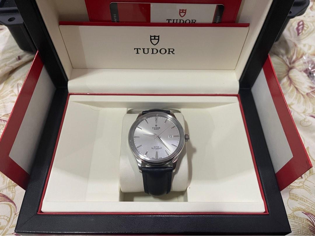 Tudor Style 41mm ( with steel strap) (Category: Luxury Watches) located in Manila. Submitted by ronaldbalicuds (Listing ID 1190672986, Image 1). Description: For Sale Tudor Style 41 mm silver dial ( steel tudor bracelet) Will include the installed black leather strap Almost brandnew - watch is in pristine condition Complete Php 129,000.