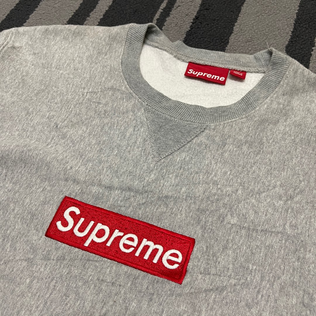 Original box hotsell logo supreme