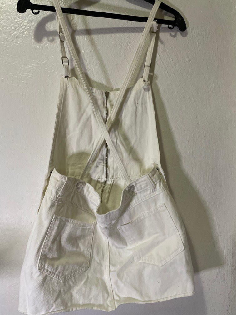 y2k white jumper mini skirt, Women's Fashion, Bottoms, Skirts on Carousell