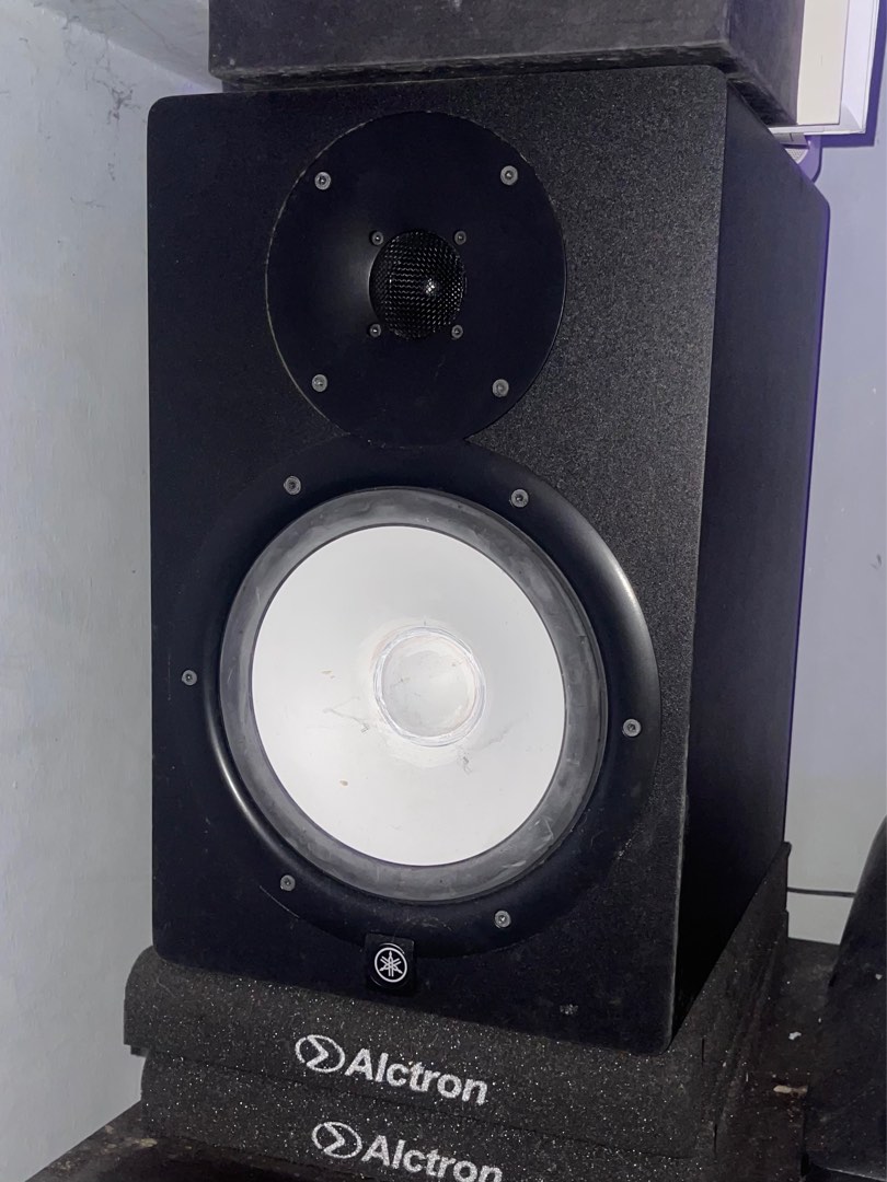 Yamaha HS8 Monitor Speaker w/ Free Isolation Pads, Audio, Soundbars