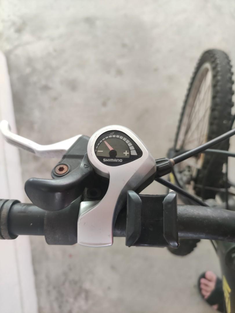 (Fault on Rear Tyre) 26" Mountain bike with Gear Shifter, Sports