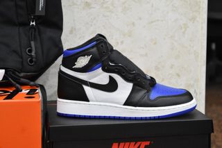 (Category: ) located in . Submitted by hypesnkrs (Listing ID 1161745762, Image 1). Description: .