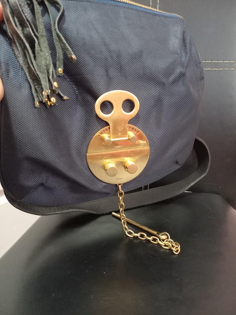 Anteprima store nueve handbags