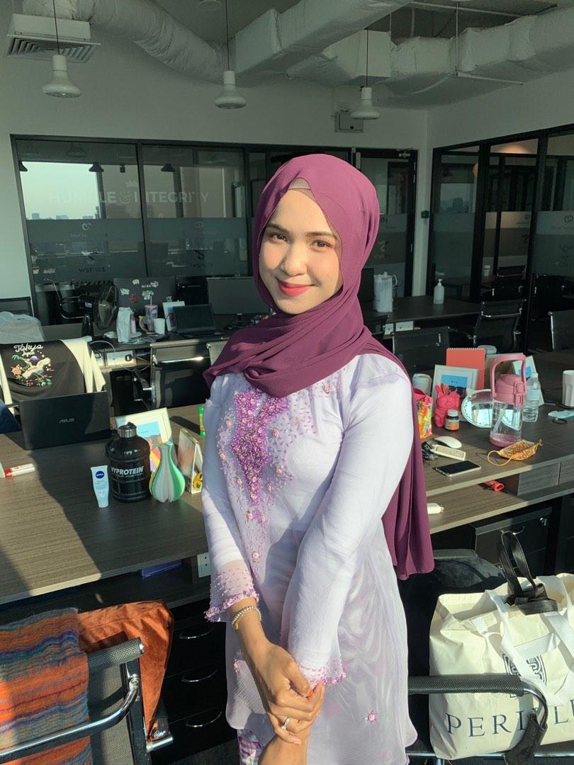 Baju Kurung Moden 🤍, Women's Fashion, Muslimah Fashion, Baju Kurung & sets  on Carousell