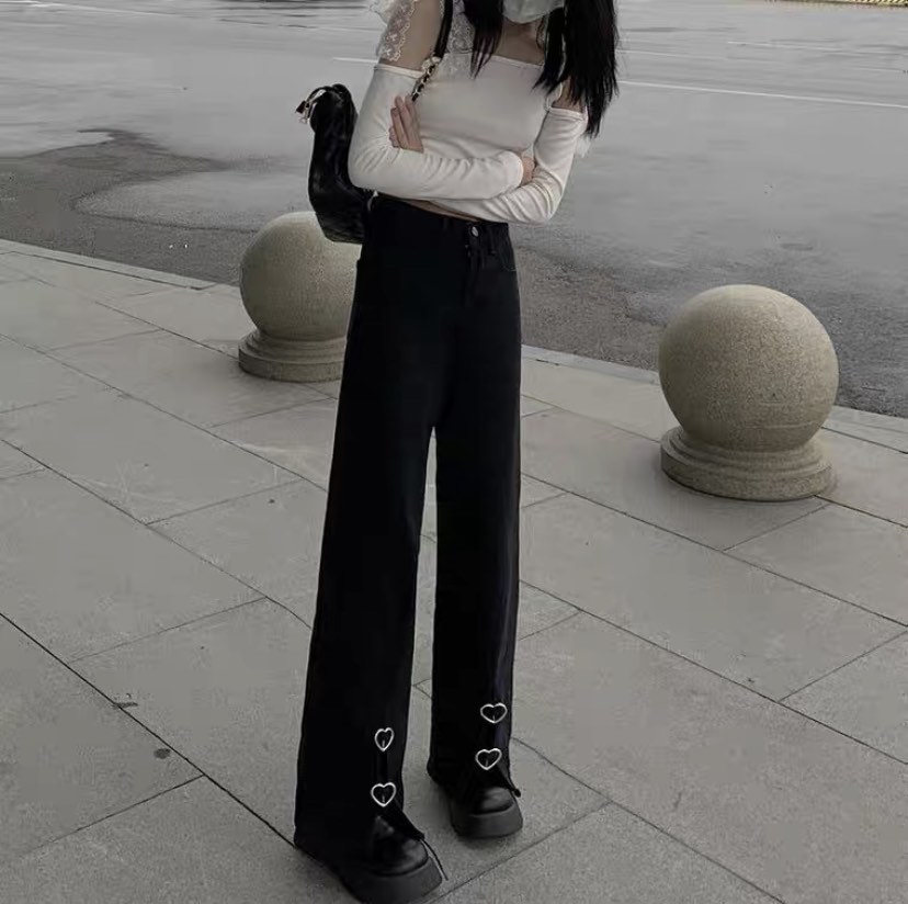 black heart jeans, Women's Fashion, Bottoms, Jeans & Leggings on Carousell