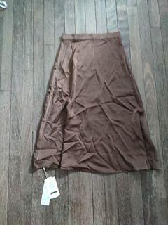 Brown velvet-tectured long skirts smooth brand new