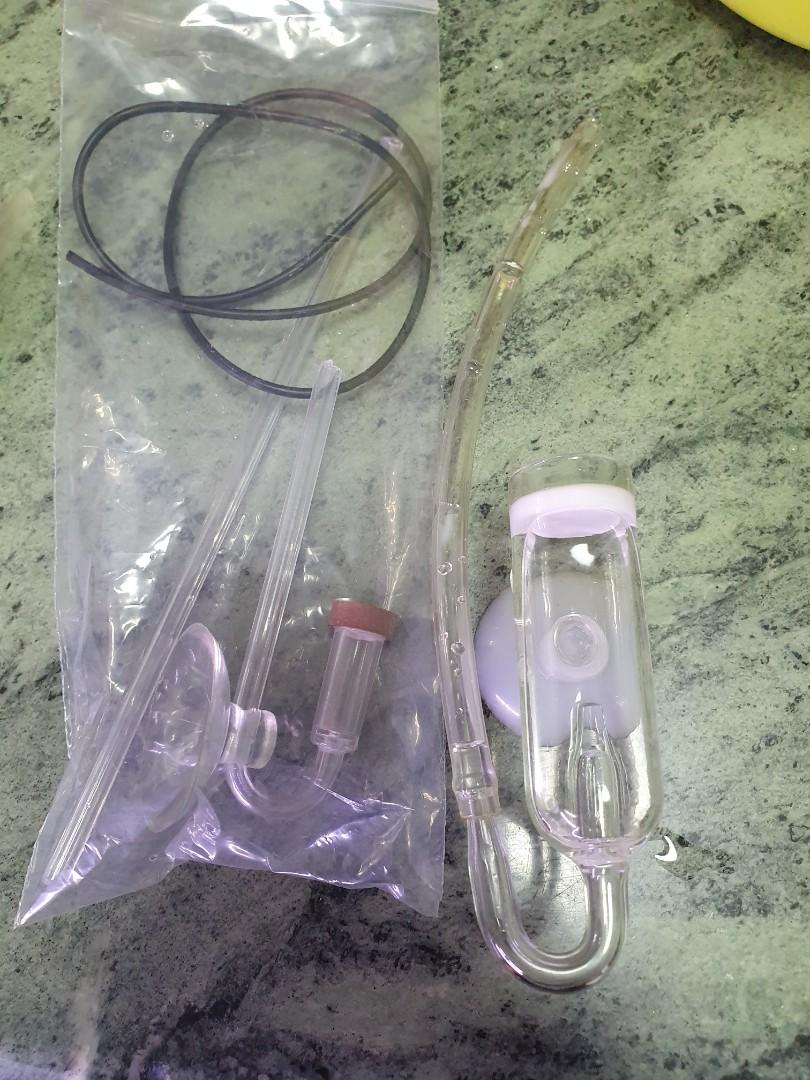 Co2 Diffuser (Category: Homes & Other Pet Accessories) located in Singapore. Submitted by natureme (Listing ID 1190831901, Image 2). Description: Seachem bubble counting Diffuser 17mm disc - $10.