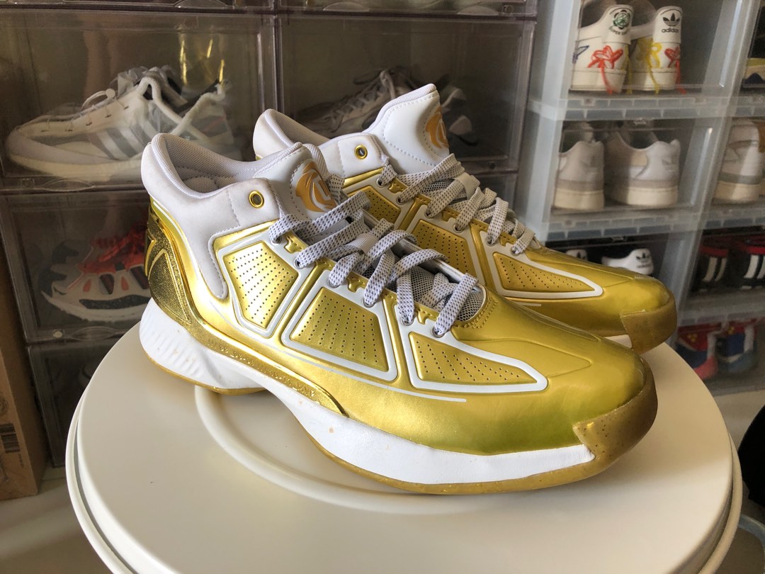 Derrick rose gold shoes top