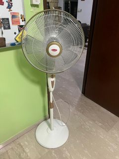 (Category: ) located in . Submitted by yellow_gift (Listing ID 1190836144, Image 1). Description: .