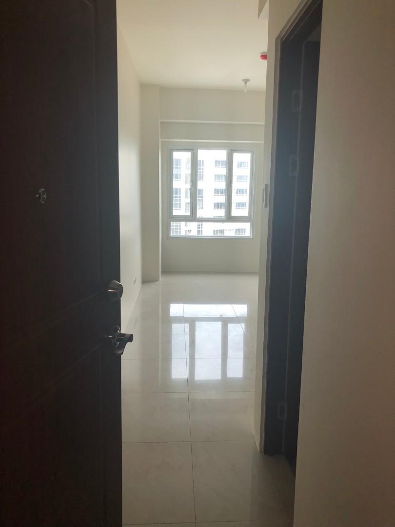 FOR SALE!!! The Beacon Condominium Amorsolo Tower Located along Chino ...